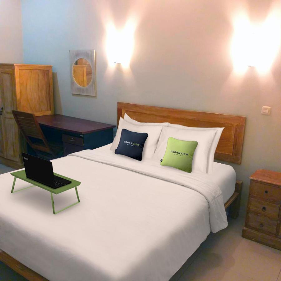 Urbanview Hotel Wayan Mansion Денпасар Екстериор снимка