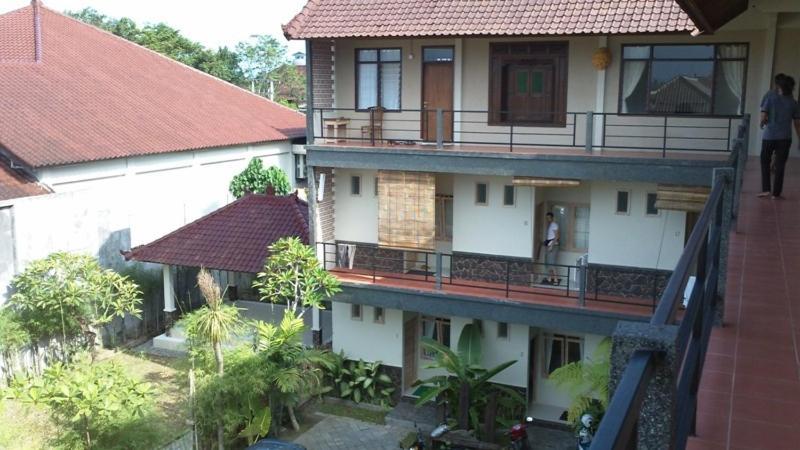 Urbanview Hotel Wayan Mansion Денпасар Екстериор снимка