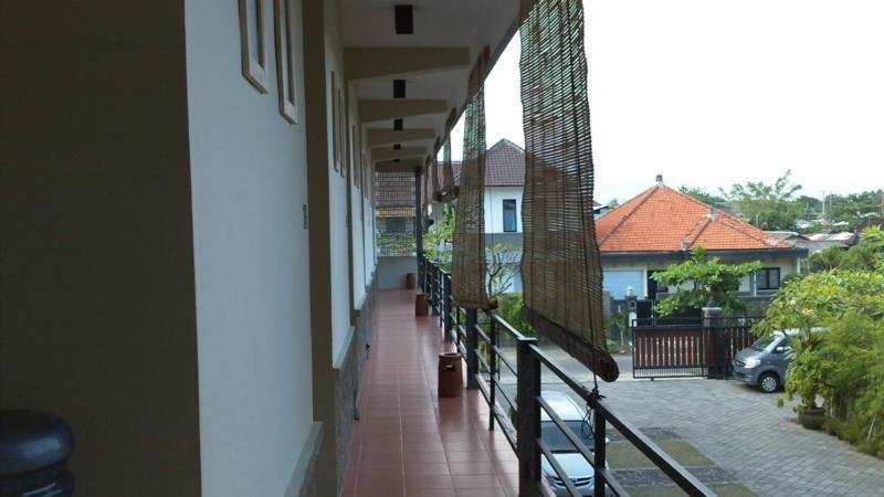 Urbanview Hotel Wayan Mansion Денпасар Екстериор снимка