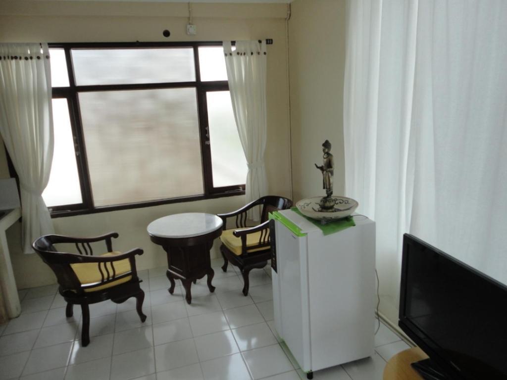 Urbanview Hotel Wayan Mansion Денпасар Стая снимка