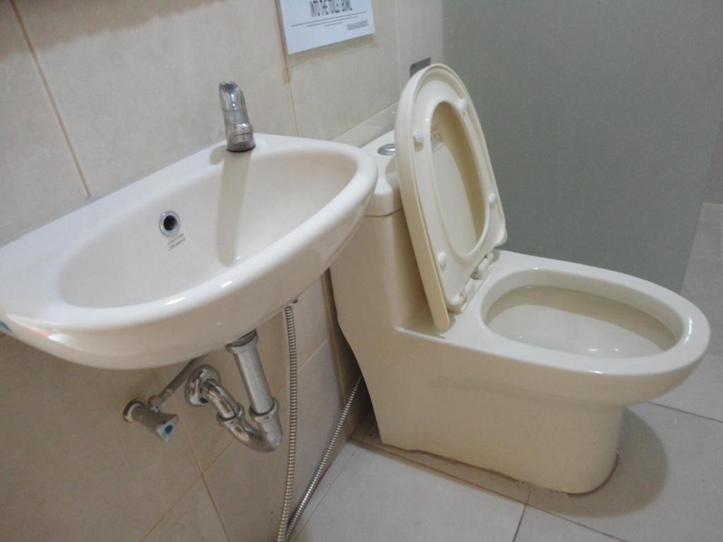 Urbanview Hotel Wayan Mansion Денпасар Екстериор снимка